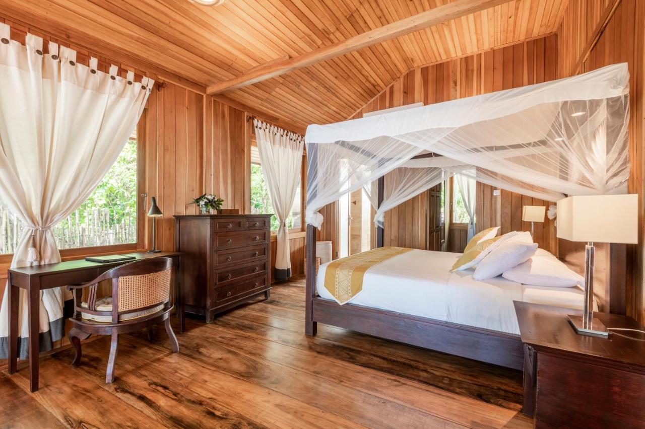 Siladen Resort & Spa บูนาแกน ภายนอก รูปภาพ
